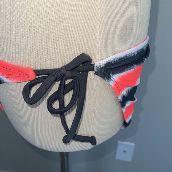Converse one ⭐️ star medium Bikini bottom - Picture 3 of 3